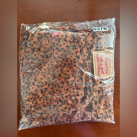 LEVI'S Wedgie Hi-Rise Corduroy Stretch Straight Jeans Leopard Animal Print sz 30 - Picture 10 of 10